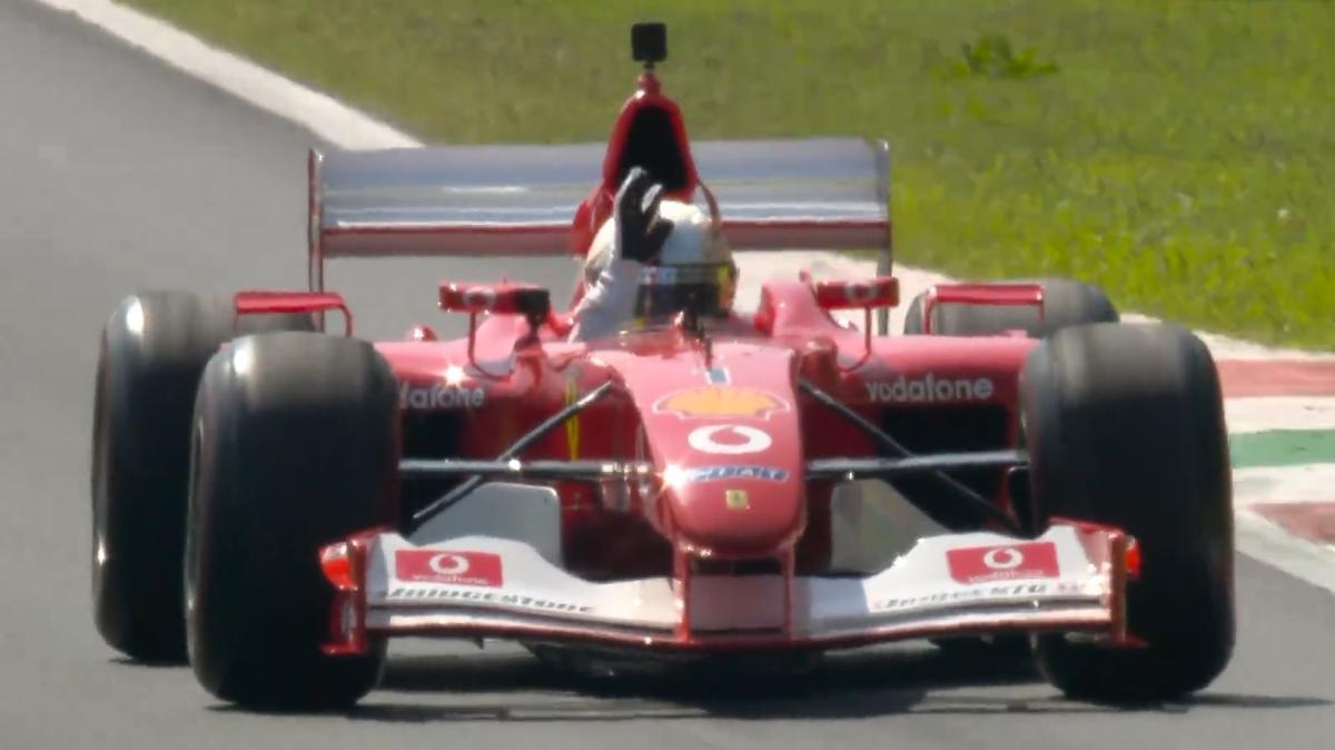 F1 | Monza, Sebastian Vettel alla guida della Ferrari F2002 di Michael Schumacher