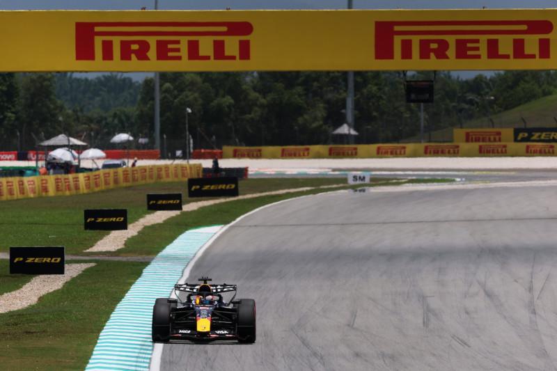 F1 | Verstappen in difficoltà nelle FP2: problema alla posizione di guida
