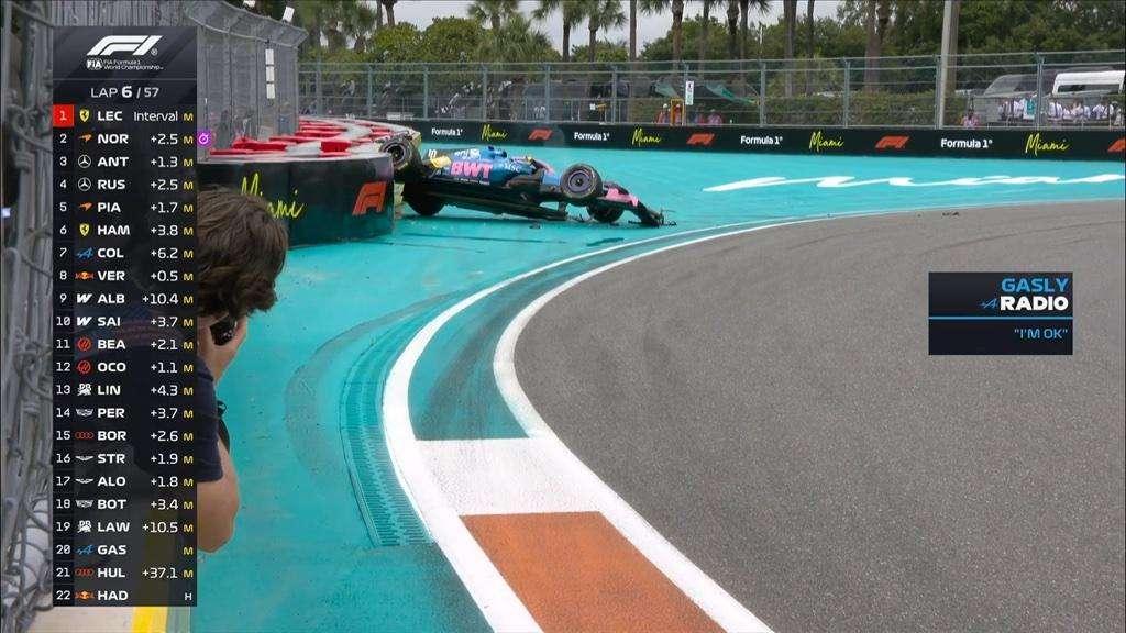 F1 | Gp Miami, doppio incidente di Hadjar e Gasly si ribalta: safety car