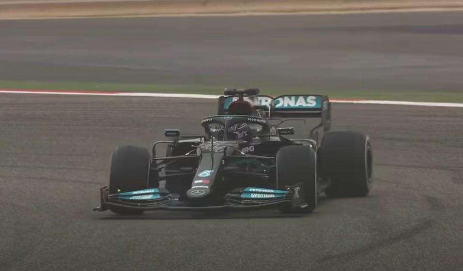 Formula 1 / Test Bahrain, Hamilton: "Mercedes? Non sono preoccupato. Super Verstappen..."