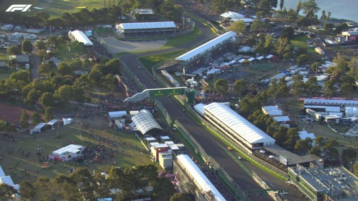 F1 News | Australia, gara folle: vince Verstappen, 2° Hamilton, 3° Alonso. 12° Sainz, fuori Leclerc 