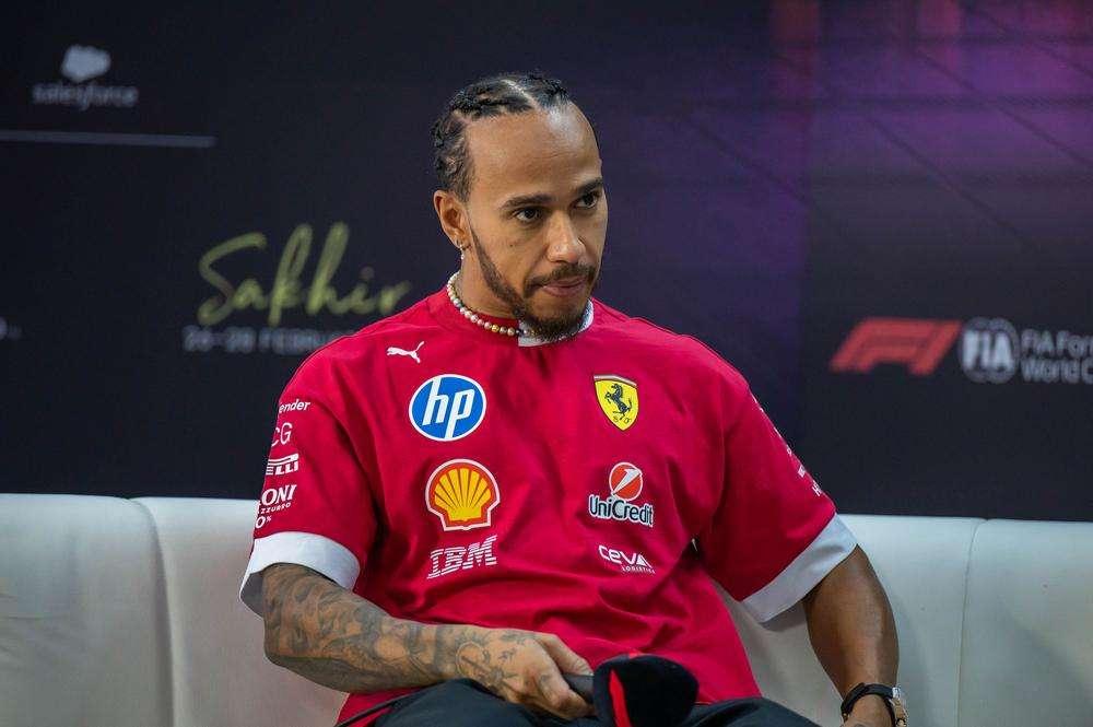 F1 Formula 1 | Ferrari, Hamilton moscio in sala stampa: "2026? Entusiasta ma..."