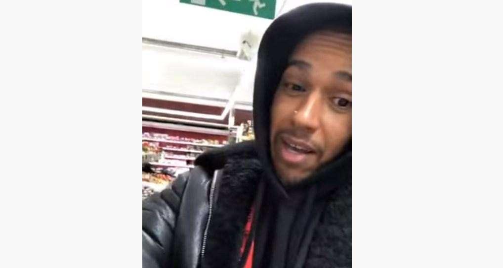 F1 / Hamilton insieme ai vegani in battaglia: "La carne è spazzatura, vi racconto tutto"