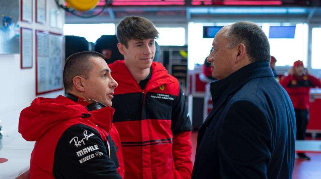 Formula 1 | Ferrari, Vasseur e le discussioni quotidiane con Vigna ed Elkann