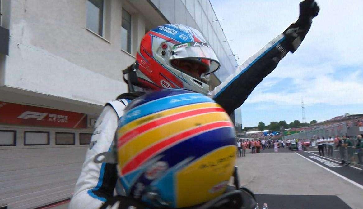 Formula 1 | Alpine, Alonso-Ocon un abbraccio che sa di vittoria ex aequo