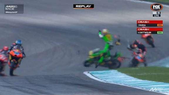 Moto 3 - Paura a Sepang grave incidente tra Dettwiler e Rueda 