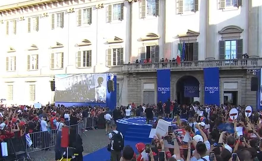 F1 | Ferrari, Hamilton e Leclerc show a Milano: tutte le dichiarazioni