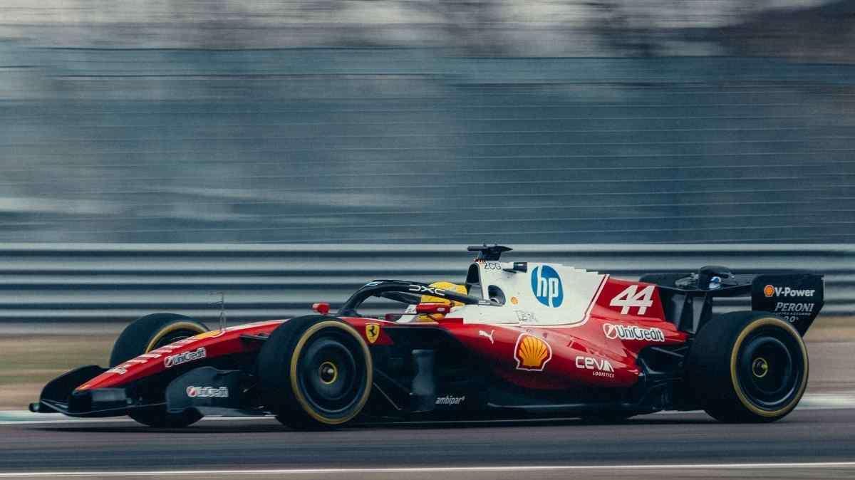 Ferrari, la mentalità vincente fa la differenza: Hamilton carica la Scuderia 
