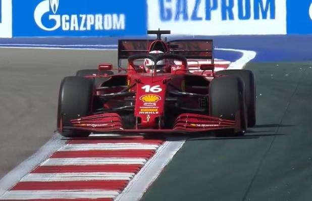 Formula 1 | Sochi, l'analisi della Ferrari: tempismo per Sainz, pugno di mosche Leclerc