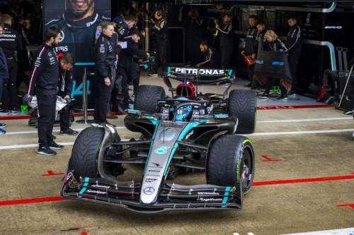 F1 | Silverstone, colpo di scena: Russell si ritira mentre era 4° 