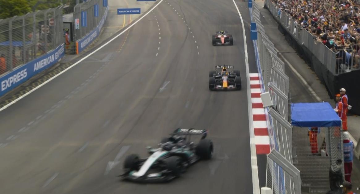 F1 | Singapore, Russell a muro! Hamilton 2°, partenza folle