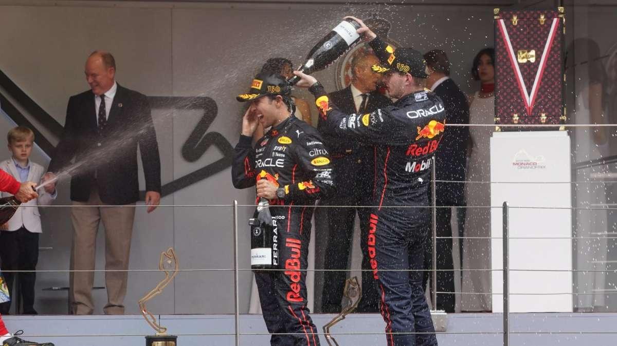 F1 | Aston Martin offre un miliardo a Verstappen? Horner ci scherza su