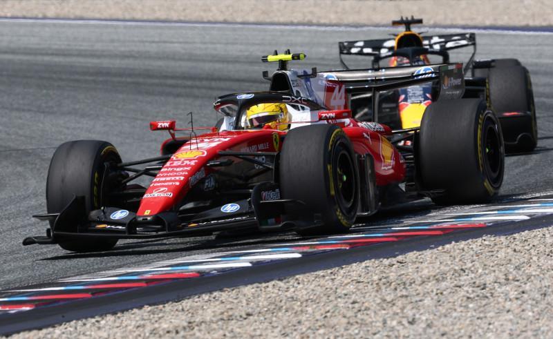 F1 | Ferrari, Sky Sport Italia dibatte: passo indietro legato solo alla pista o anche alla strategia?