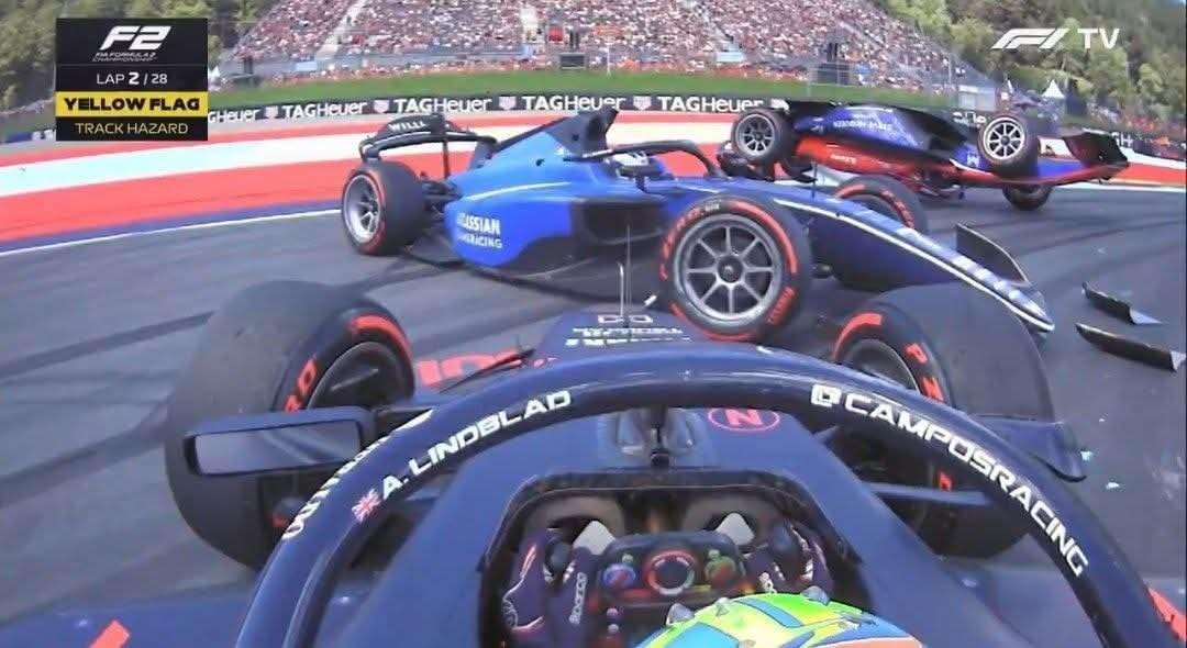 F2 | Spaventoso incidente in Austria: ribaltamento nella Sprint!