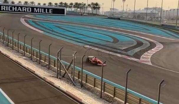 Formula 1 | Ferrari, spettacolo Leclerc: guida la vettura di Michael Schumacher