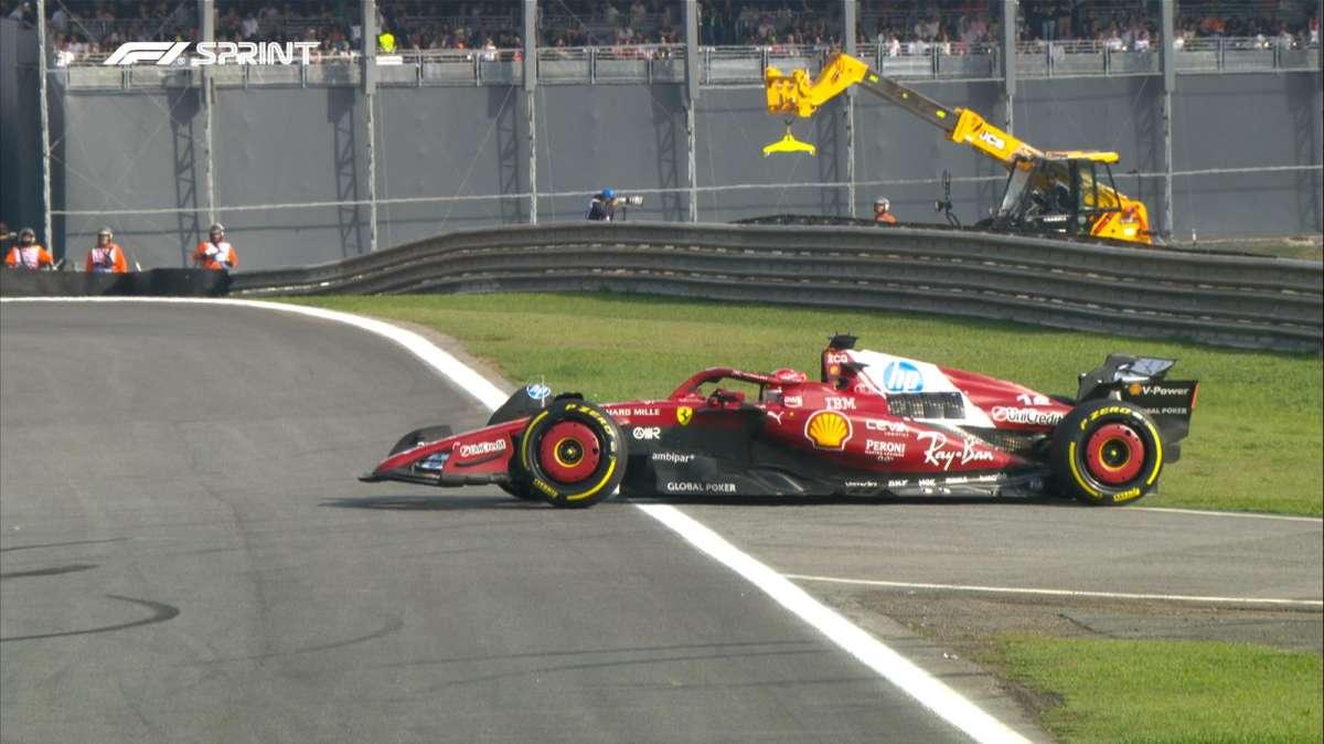 F1 Formula 1 Oggi | Ferrari, Leclerc elimina Hamilton con un testacoda