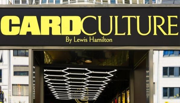 F1 | Ferrari, Hamilton business man: apre uno store di carte da collezione a Francoforte