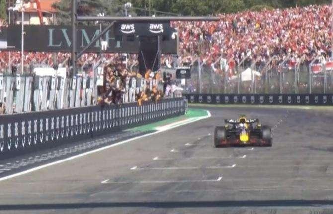 F1 | Gp Imola, Verstappen vince da mostro. Poi le McLaren. Hamilton 4°, Leclerc 6°: che Ferrari!