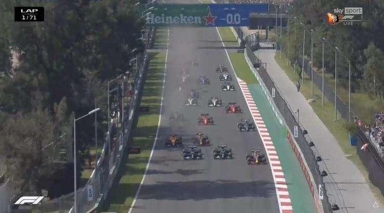 Formula 1 | Gedda, griglia di partenza: prima fila Mercedes, 3° Verstappen con il giallo