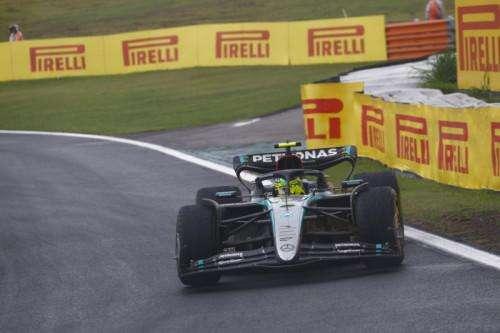 F1 | Ferrari, i dubbi dei media inglesi: "Hamilton un flop, o la Mercedes lo sta..."