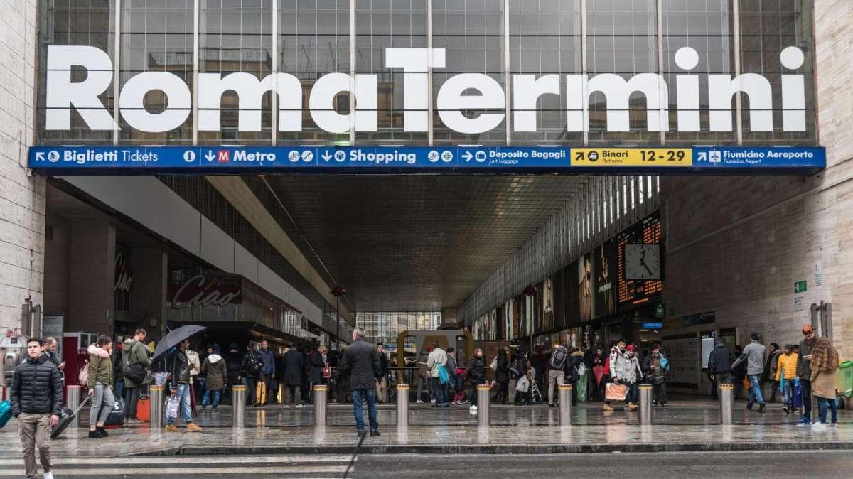 Roma | Caos totale a Termini: automobilisti bloccati nel traffico