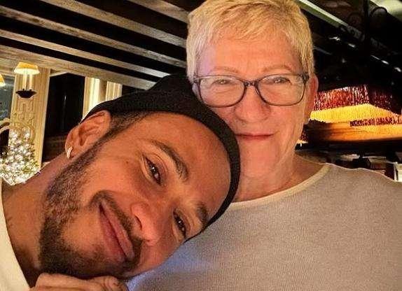 F1 Formula 1 | Lewis Hamilton emoziona i fan con un messaggio per sua madre