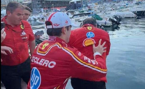 F1 | Ferrari, delirio a Monaco: Leclerc butta Vasseur in mare - VIDEO