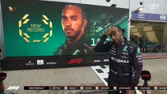 Formula 1 | Mercedes, Hamilton fa 100 a Sochi: complimenti a Lando, sorrisi a Max e grazie al team