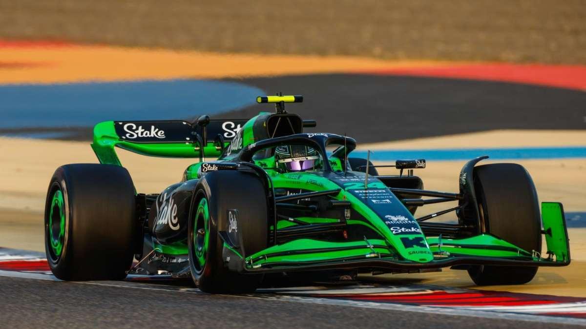 F1 | Gp Cina toccante per Guanyu Zhou: standing ovation e commozione