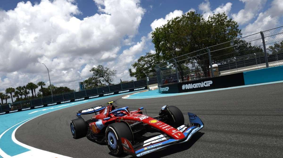 F1 | Ferarri, livrea speciale per Miami: omaggio a Papa Francesco? 