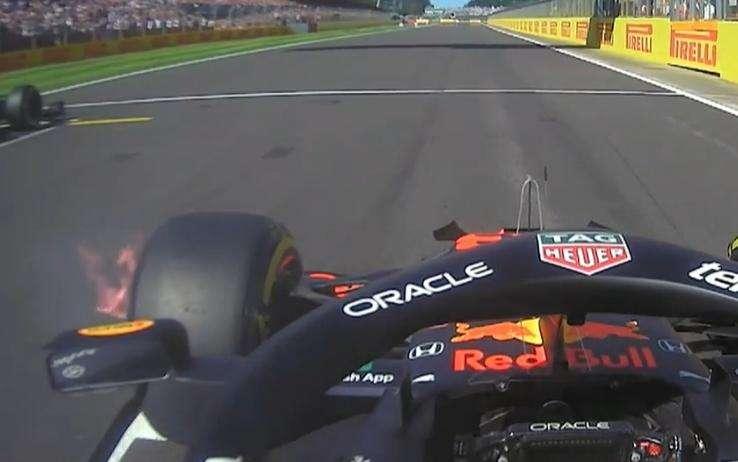Formula 1 | Verstappen e il fuoco sulla gomma: "Dicevo agli ultimi 'sbrigatevi'"