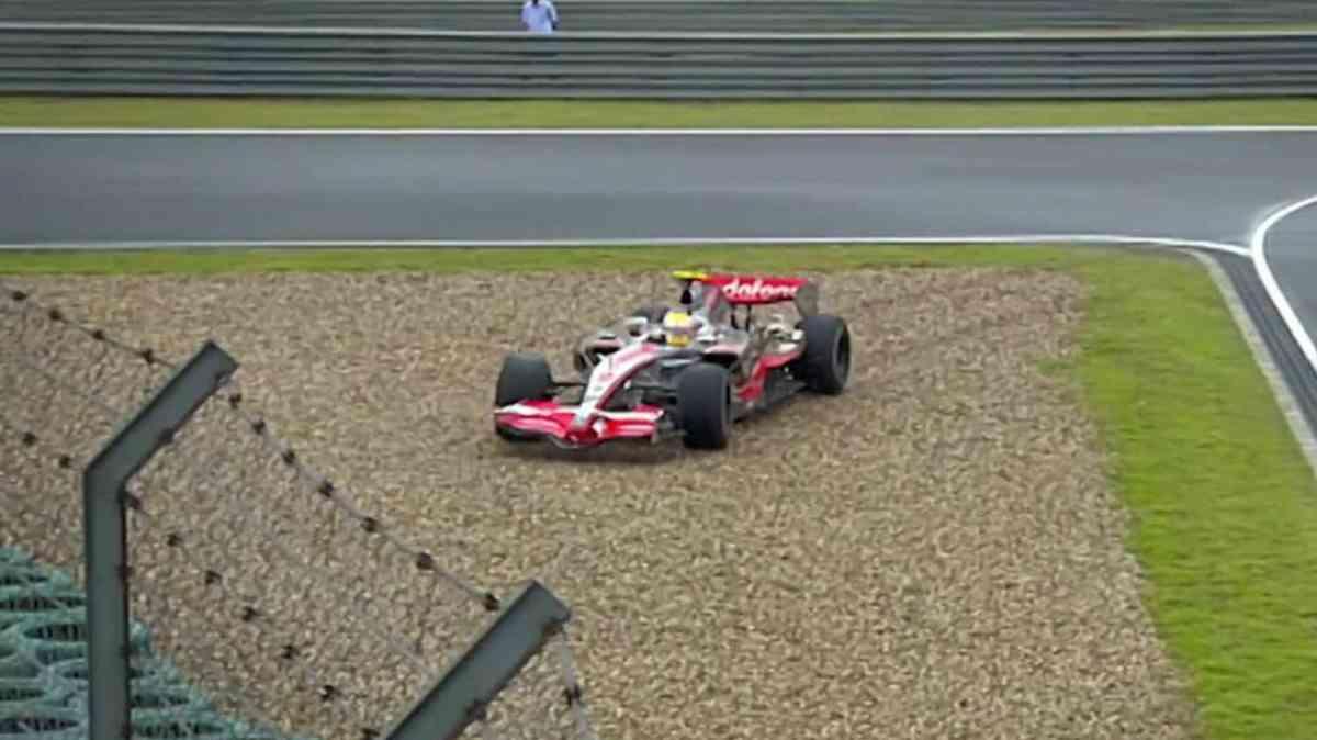 F1 News - Ferrari, il 7 ottobre ricorre l'incubo di Hamilton: quella ghiaia...