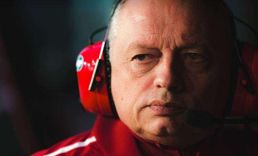 F1 Formula 1 | Ferrari, Vasseur avvisa Hamilton: serve ordine, non...