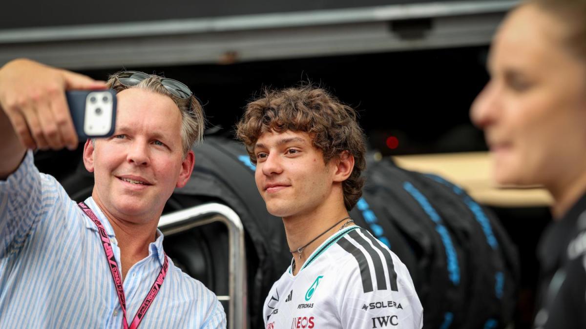 F1 | Mercedes, Antonelli dedica al papà la pole: "Buon compleanno papà"