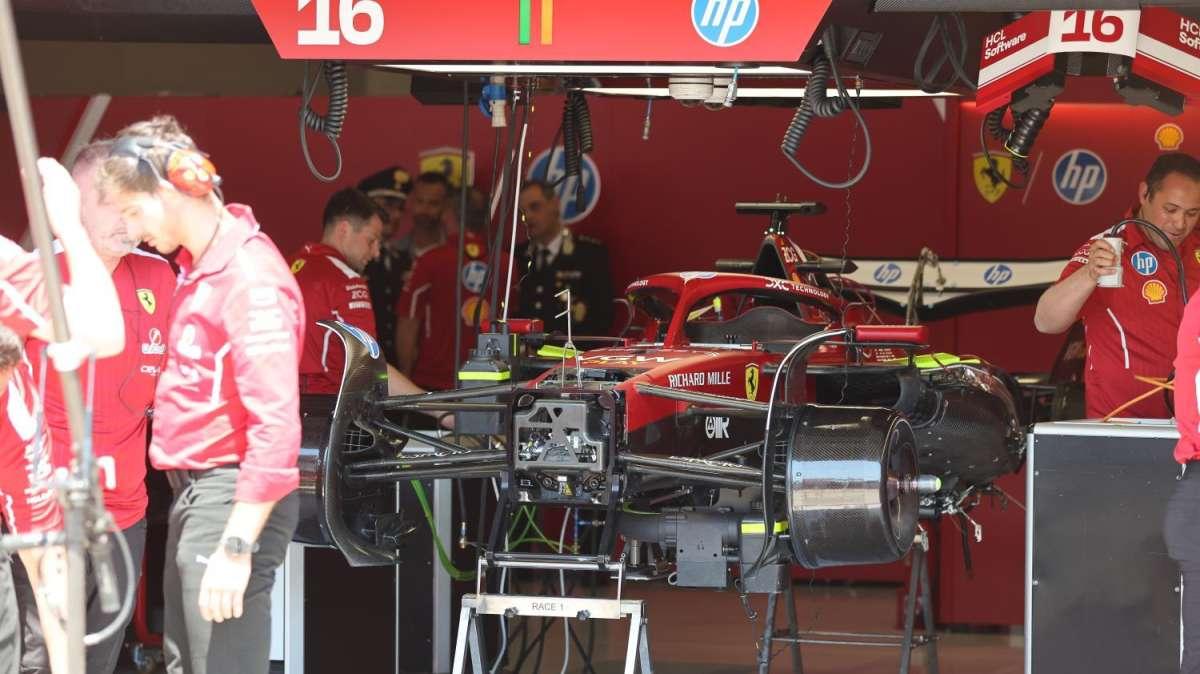 F1 | Ferrari lavora sull’ala anteriore fino all’ultimo istante prima della Q1