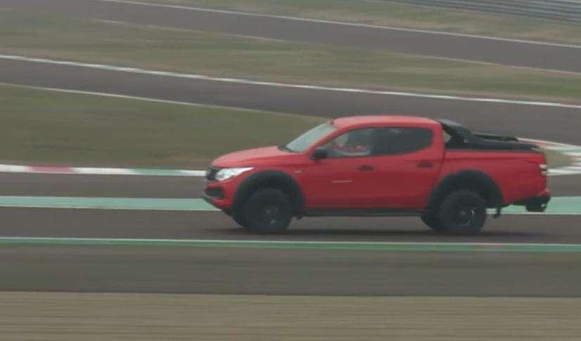 F1 Ferrari, sorpresa a Fiorano: Leclerc gira col Pick-Up, Hamilton sulla Purosangue. Il motivo