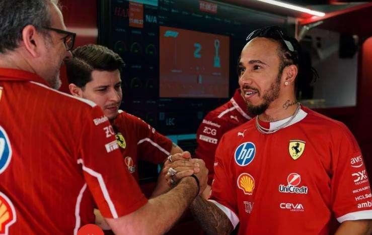 F1 | Ferrari, Hamilton fa impazzire i tifosi: Leclerc, Lewis ti darà la scia!
