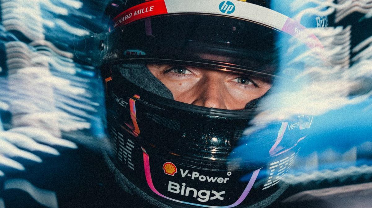 F1 | Leclerc svela il casco speciale total black per Singapore