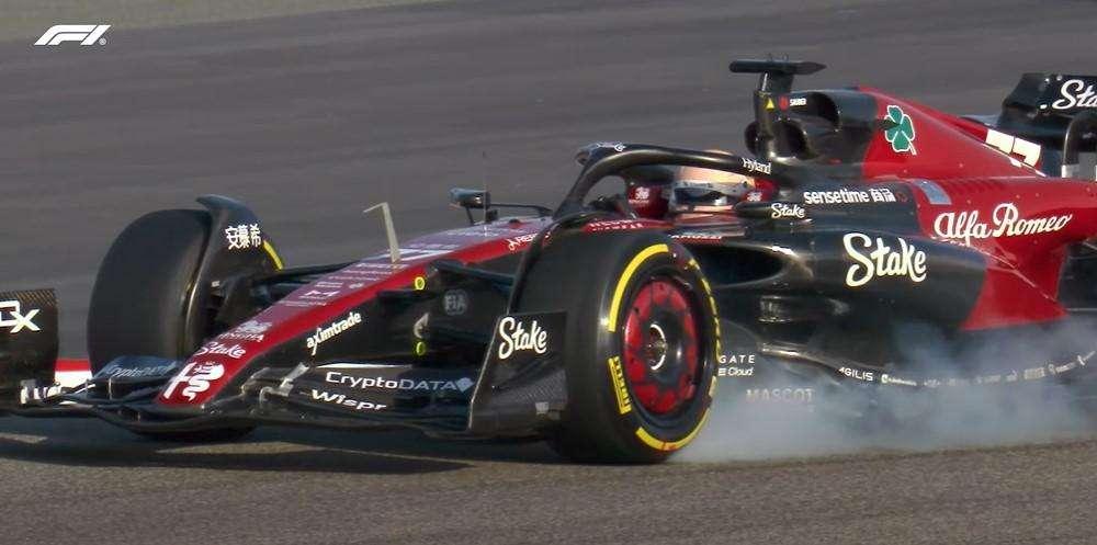 Formula 1 | Day-2, PT2: a sorpresa Zhou in testa. Max completo, lampo Ferrari
