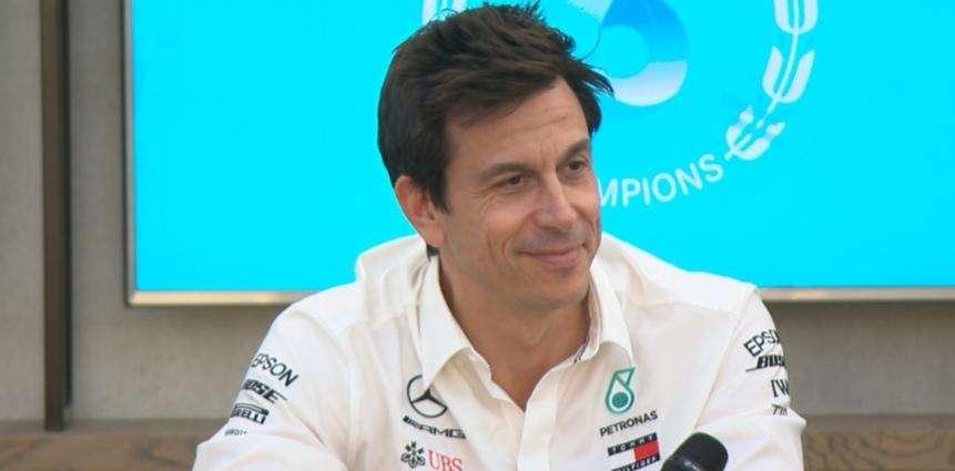 F1 / Wolff:  "Hamilton alla Ferrari? Cambiare a volte fa bene" 