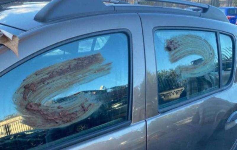 Roma | Gli Shpalmen romani colpiscono una Dacia: le auto nel mirino