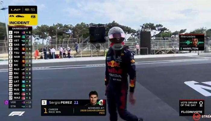 Formula 1 | Baku, i due team radio di Hamilton dopo il botto di Verstappen