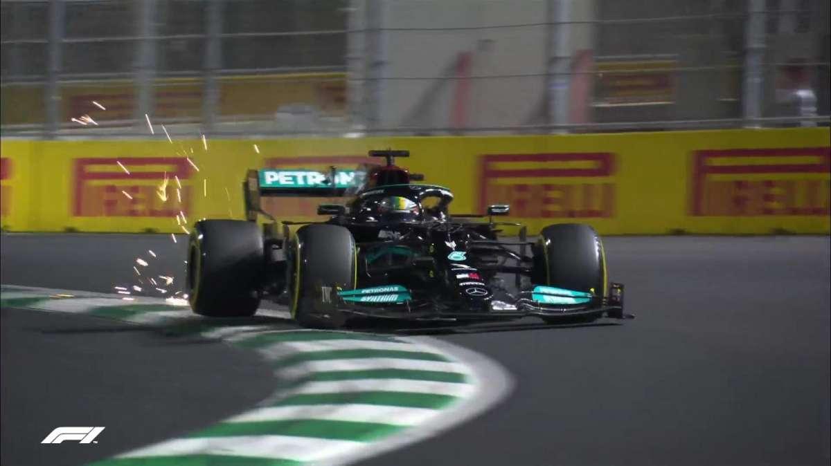 Formula 1 | GP Gedda, vince Hamilton, 2° Max: ma la gara si decide in direzione gara