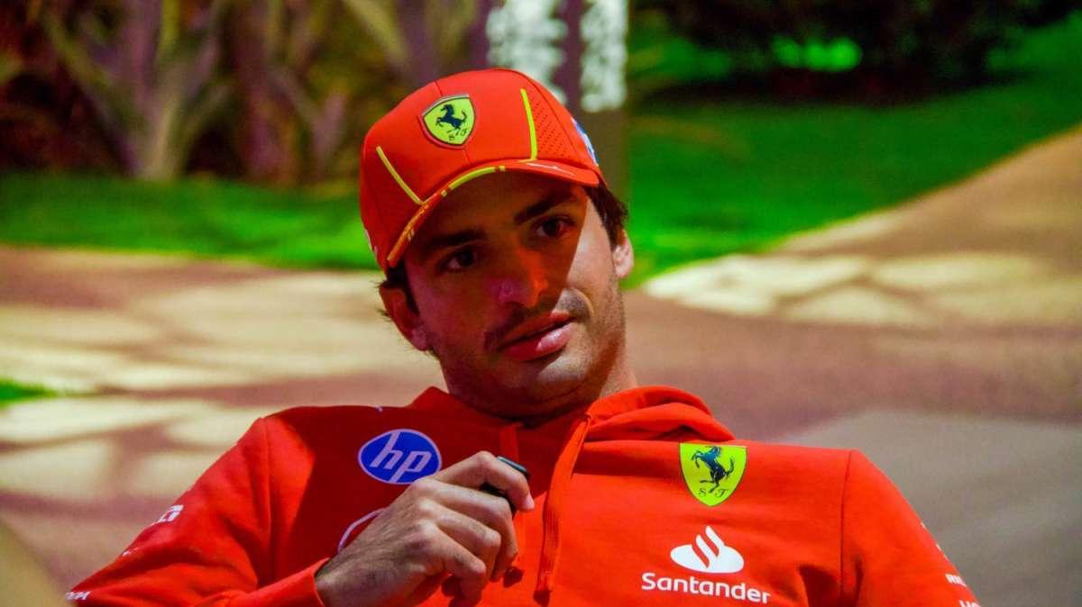 F1 | Ferrari, Sainz: "McLaren in media più forte. Lascio una vettura più forte di 4 anni fa..."
