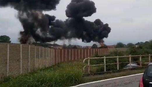 Incidente Aereo | Dramma a Torino, precipita una Freccia Tricolore, morta bimba - VIDEO
