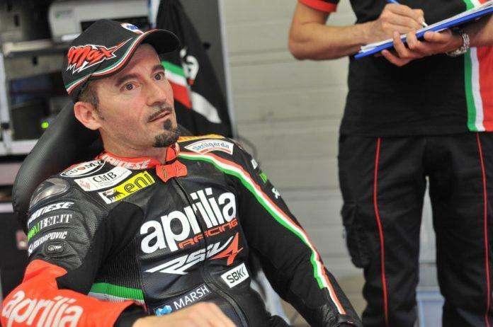 MotoGp/ 48 anni e non sentirli: Max Biaggi a lavoro con l'Aprilia