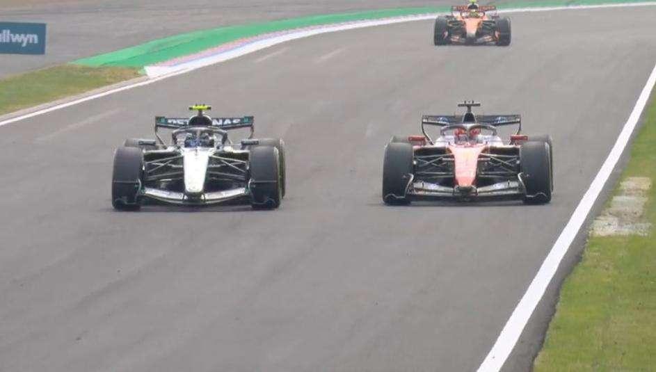 F1 | Scintille a Suzuka: Antonelli attacca Leclerc, la risposta della Ferrari
