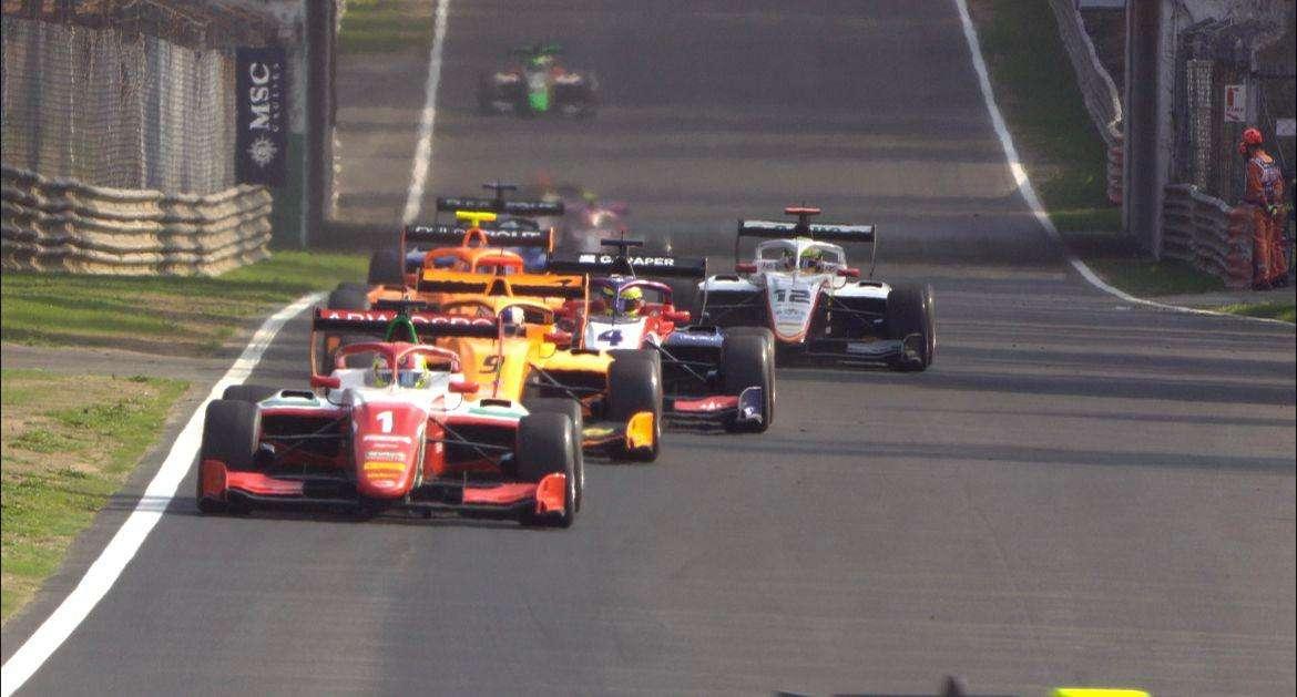 F3 | Formula 3, la Safety Car rovina la gara a Fornaroli: tre piloti in 7 punti ad una gara dalla fine! 