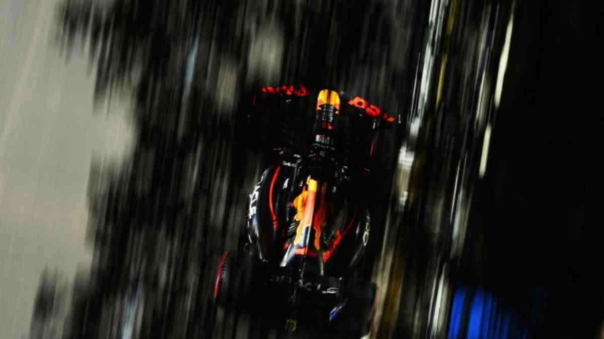 F1, Red Bull trova il grip a Singapore, il notturno Verstappen sfida McLaren
