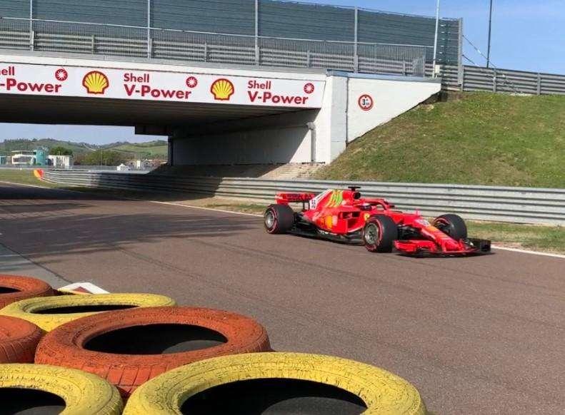 Formula 1 | Ferrari, Sainz fa 300 km a Fiorano. Binotto: "Sviluppo SF21 non prioritario"